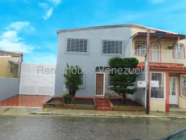 Casa En Venta Cabudare Prados De Cabudare Codigo 2 5  2 0  7 0 4  Mildred Vivir En Tranquilidad Y Armonía Ya Es Posible Con Esta Hermosa Y Elegante Casaduplex, En Estupenda Ubicación Cerca De Centros 