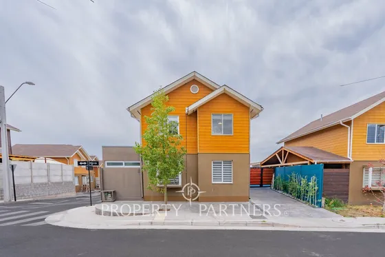 Impecable Propiedad En Condominio De Mirador Las V...