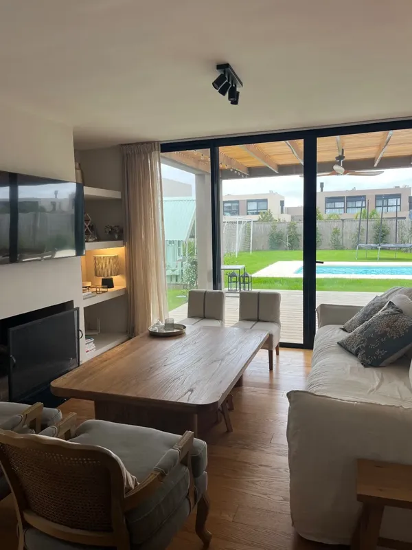 Casa En Huertas De Los Horneros Con Mejoras - Oportunidad