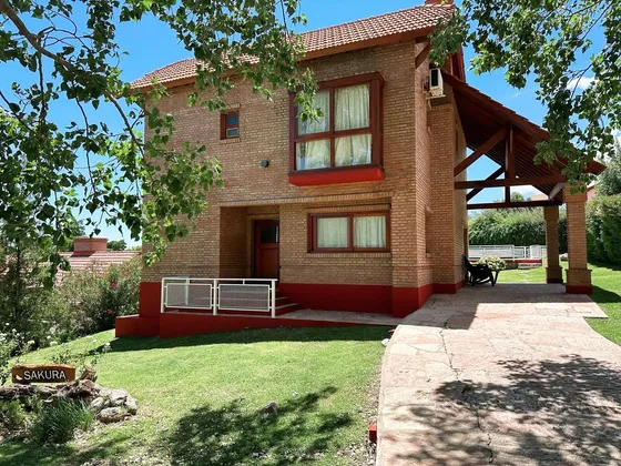 Casa En Alquiler Permanente De 3 Dormitorios En Merlo En Country Chumamaya