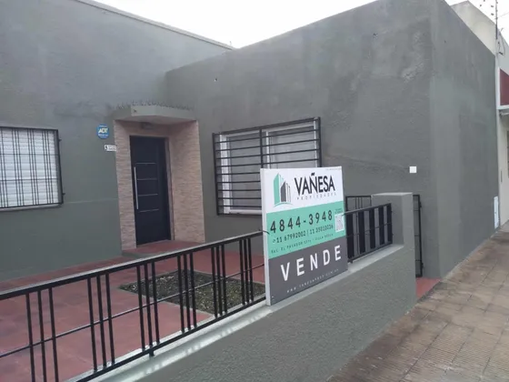 Casa 4 Ambientes En Martín Coronado En Venta