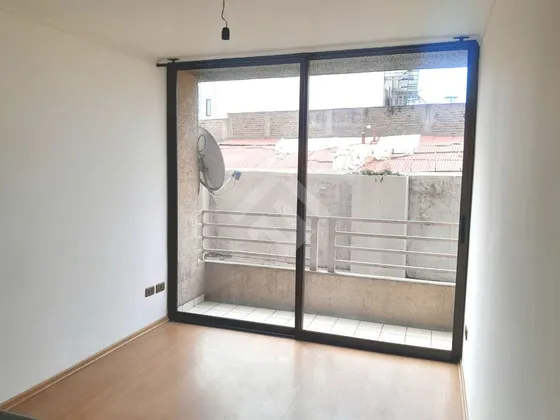 Departamento En Venta De 2 Dorm. Piscina, Jardín En Santiago