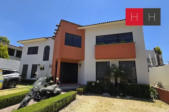 Casa En Venta En Fraccionamiento El Campanario