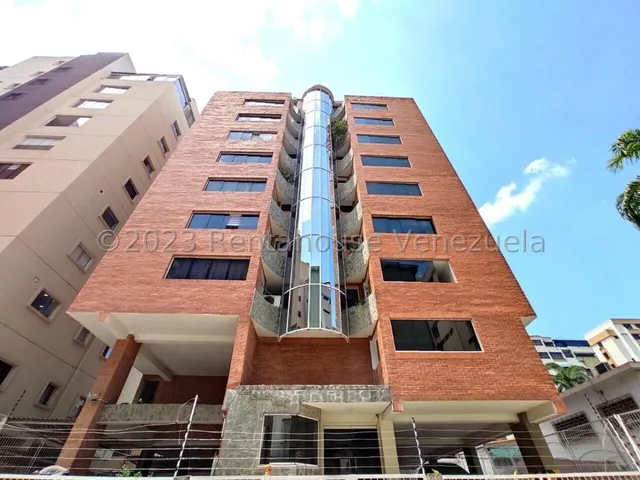 Excelente Apartamento En Venta Urb. San Isidro, Maracay, Conectado A Pozo, 25-13605 Mv