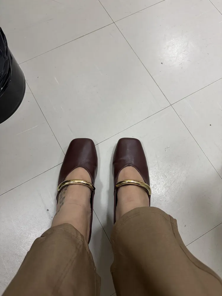 Sapatilha preta couro legítimo foto de cliente
