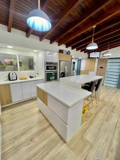 Casa Quinta En Urbanización Terrazas De Los Nísperos Cod. Indic-2105