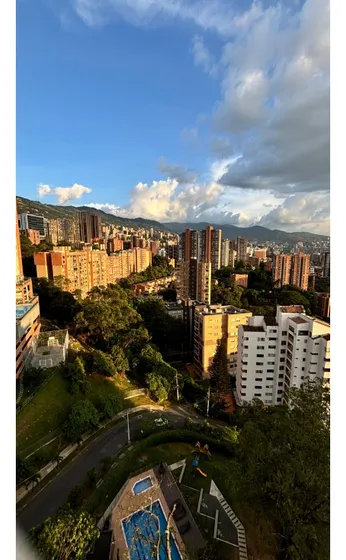 Apartamento Para La Venta En Poblado Castropol- Medellín 