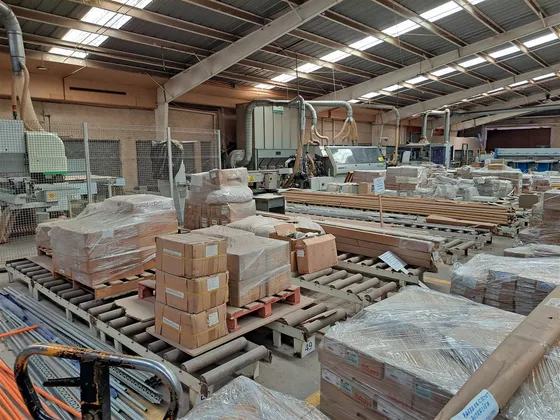 Industrial 4400m2, Trifasica,acesos Por 3 Calles, Camiones