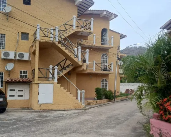 Apartamento En Zona Fresca Del Municipio Antolin Del Campo , La Fuente Cercano A Playa El Agua Listo Para Habitar