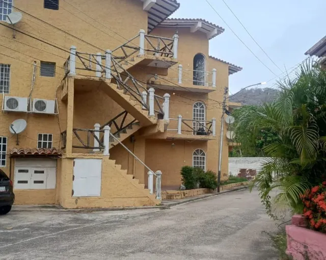 Apartamento En Zona Fresca Del Municipio Antolin Del Campo , La Fuente Cercano A Playa El Agua Listo Para Habitar