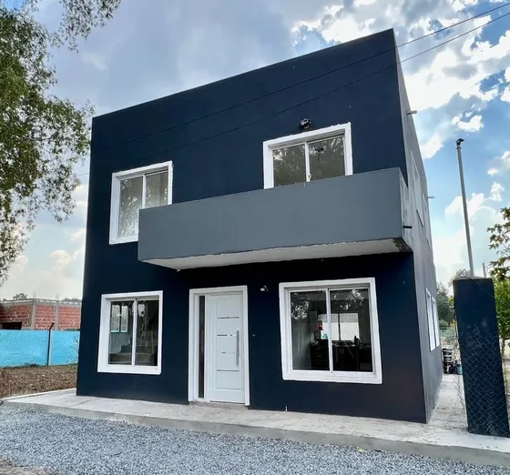 Casa En Venta - 4 Dormitorios 2 Baños - 195mts2 - José C. Paz