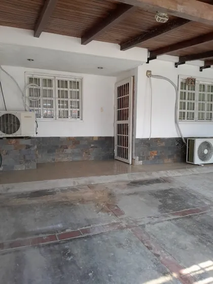 Venta- Urb.la Arboleda.porlamar. 140 M2.3h2b.tanque 20.000lt