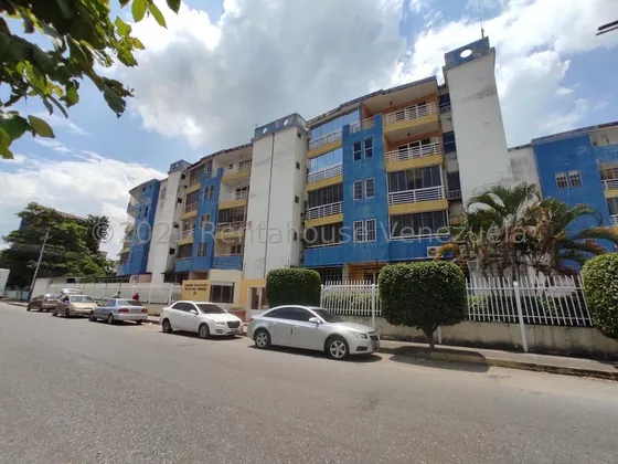 Apartamento En Venta Maracay San Miguel 25-13816