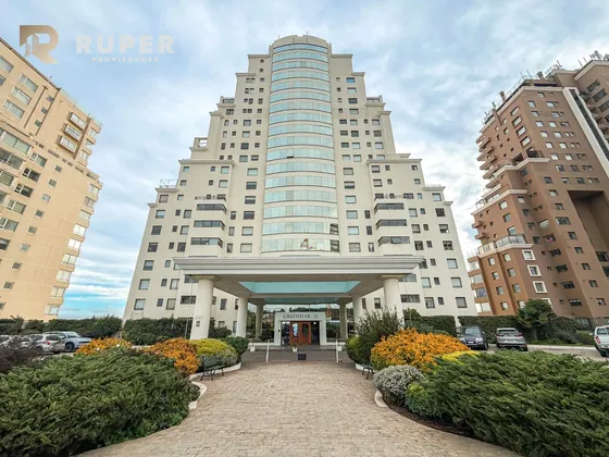 Dpto 3d 2b En Piso Bajo. Vista Panorámica Y Jardin Privado