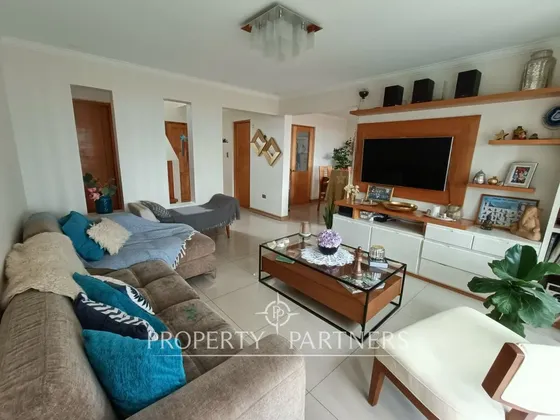 Increíble Casa Con 4 Dormitorios Y 3 Baños