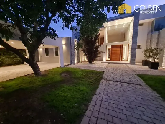 Venta Barnechea Casa Mediterránea 5 Dormitorios + 2 Serv