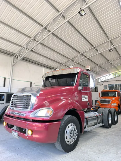 Freightliner Cl 120 2007 Vino Tinto