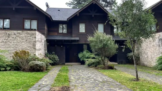 Se Vende Linda Casa Tipo Town House 3d 2b Terraza, Jardin...