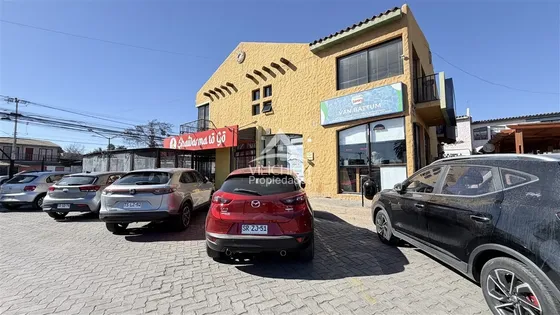 Arriendo Oficina En Avenida Cuatro Esquinas, Strip Center