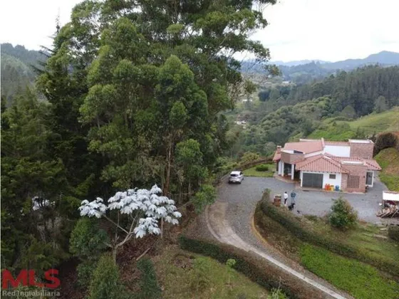 Casa Con Vista De 360 Grados, Un Solo Nivel(mls#232734)