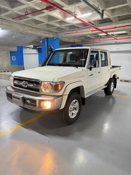 Toyota Land Cruiser 79