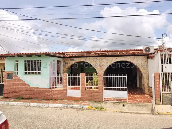 Rosa Rodríguez Vende Casa En Valle Hondo, Cabudare 24-16847