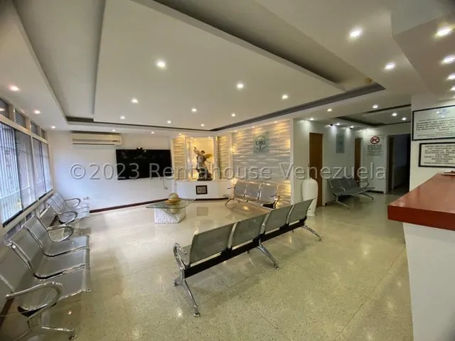 543m2 En Santa Mónica Se Vende Reconocida Clinica Especializada En Cirugía Estética, ' Equipada' , Mls#23-22290