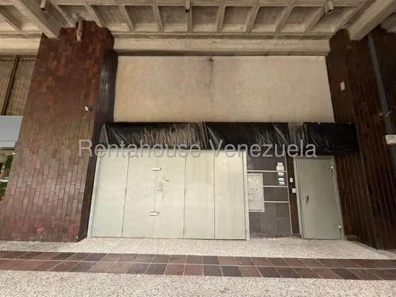 Agp Local Comercial En Alquiler En Los Dos Caminos, Ubicado Edificio Centro Parque Boyacá 25-23018 Ys 