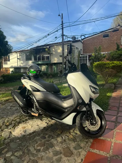 Yamaha Nmax 155 2023 - 21000km - Venta Rápida En Medellín