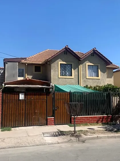 Casa 4 Dormitorios 3 Baños, Estacionamiento Cerrillos
