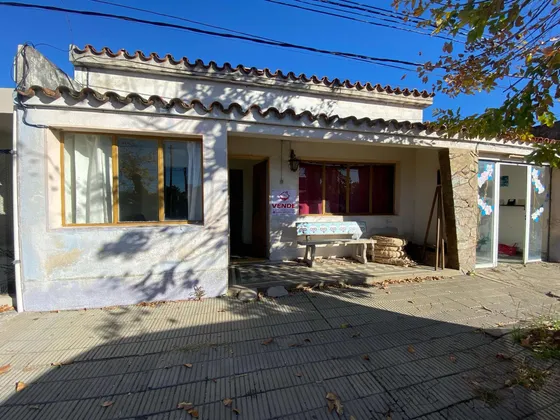 Vendo Casa En Pleno Centro Cardona, 2 Dormitorios