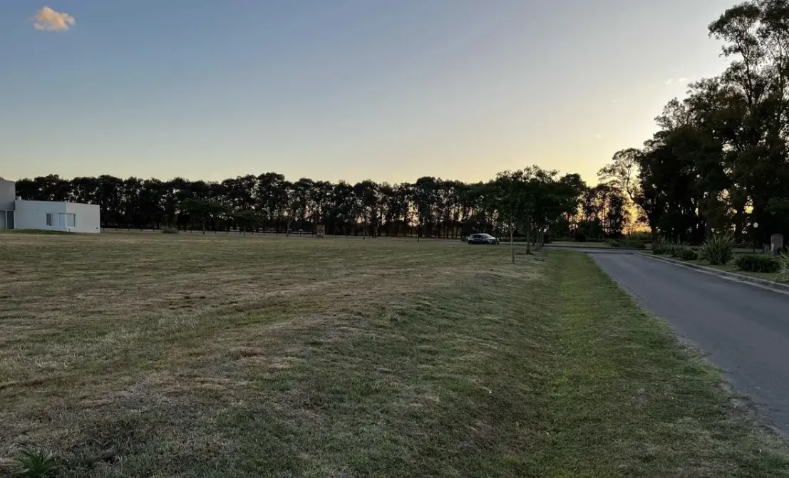 Land Plot in Haras San Pablo Neighborhood, General Rodriguez, 1900 m² USD 70,000