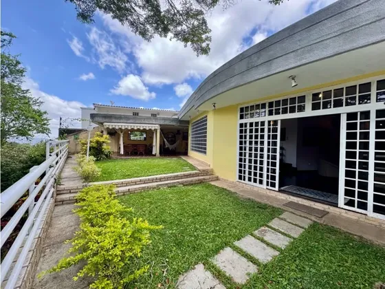 Se Vende Casa De 1 Planta En Calle Cerrada 600m2 La Lagunita 9875