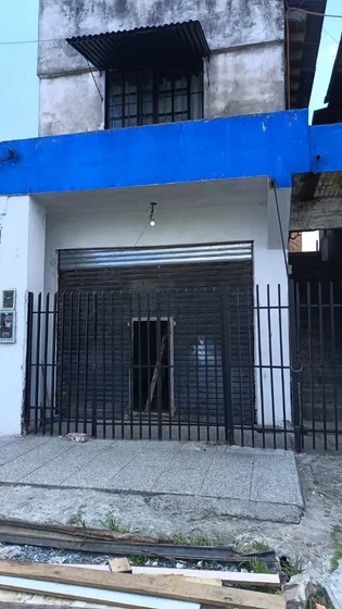 Local De 125m2 Ubicado En Isidro Casanova, Partido De La Matanza.
