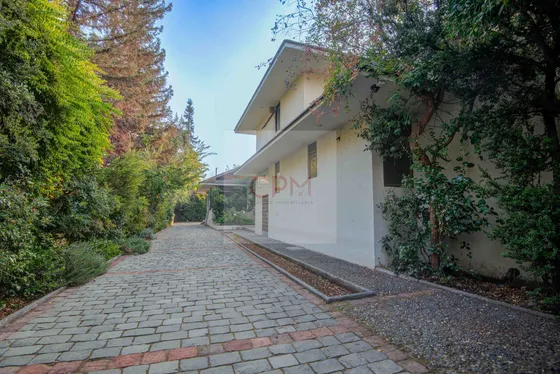 Hermosa Casa En Arriendo En La Dehesa,  (71520)