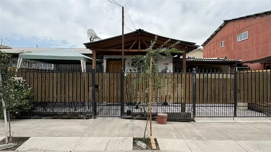 Casa En Venta De 3 Dorm. En Pudahuel