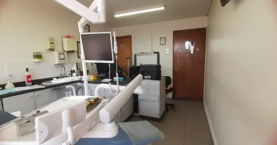 Moderna Clínica Dental Equipamiento. Providencia.