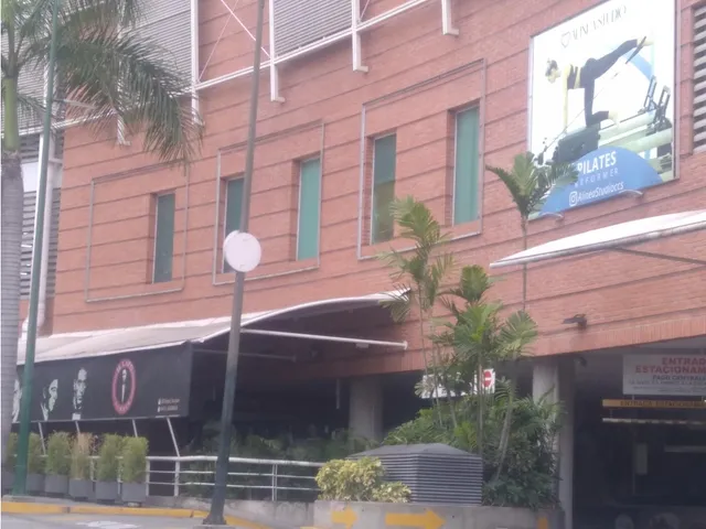 Se  Aquila  Local Comercial, Cc Sebucan 28 Mts