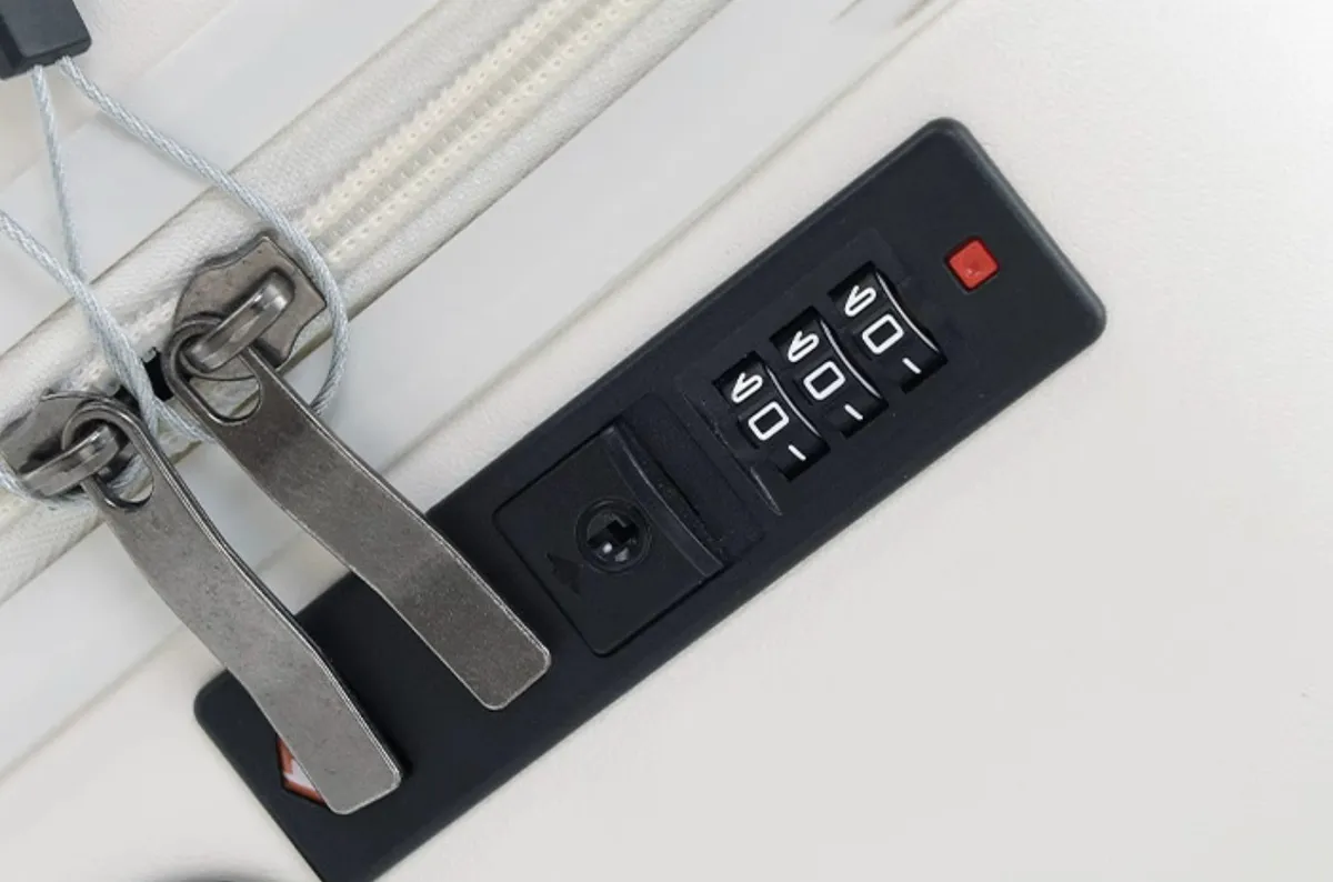 Maleta De Cabina Con Acceso Facil Puerto Usb Candado Tsa