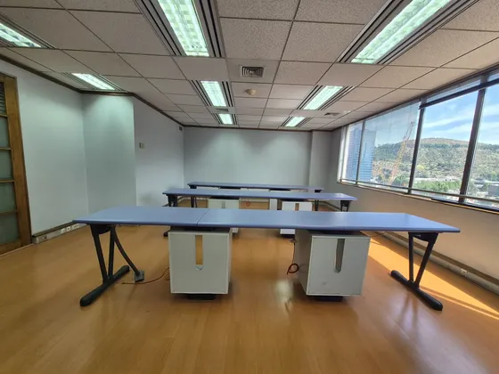 (ofi) Arriendo De Amplia Oficina En Av Vitacura - El Golf