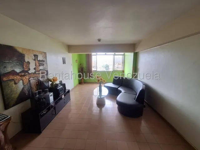 Erika Armeya Vende, Apartamento En La Avenida De Venezuela De Barquisimeto. Flex: 25-19485