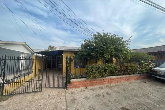 Casa En Pasaje Seguro - San Joaquín