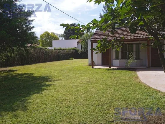 Venta De Casa Con Dos Dormitorios Uno En Suite En Del Viso
