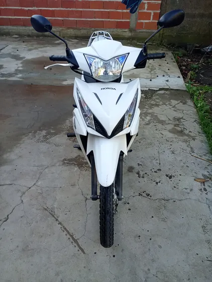 Honda Wave S110.