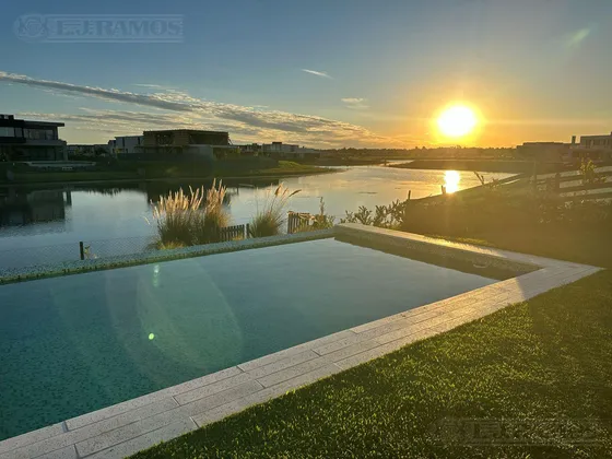 Casa En Alquiler En El Barrio Costas, Al Lago  - Puertos / Escobar