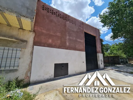 Venta Galpón O Deposito De 303 M2 En Zona Sur Sobre Lote Propio