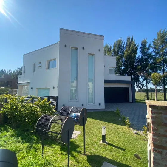 Casa En Venta - Barrio El Rebenque Canning