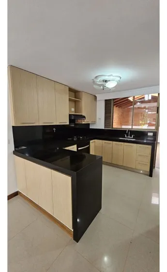 Casa De 3 Niveles En La Estrella