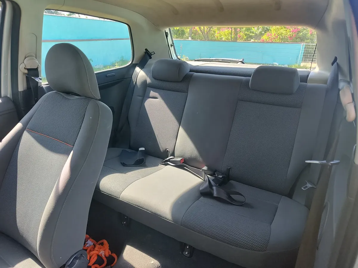 Volkswagen Fox 2009 1.0 Vht Trend Total Flex 3p — foto 4