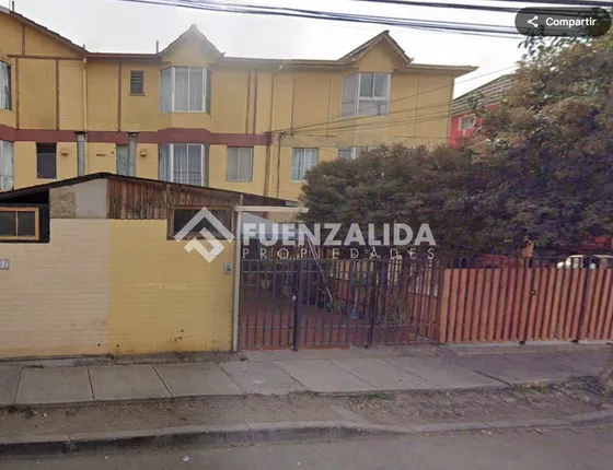 Casa En Venta De 3 Dorm. En Maipú